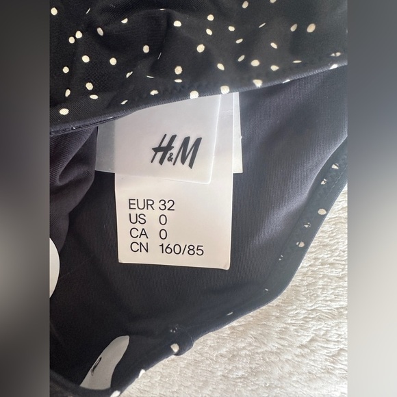 H&M Black And White Polka Dot Padded Bikini Adjustable Size 0 Women’s - Picture 7 of 7